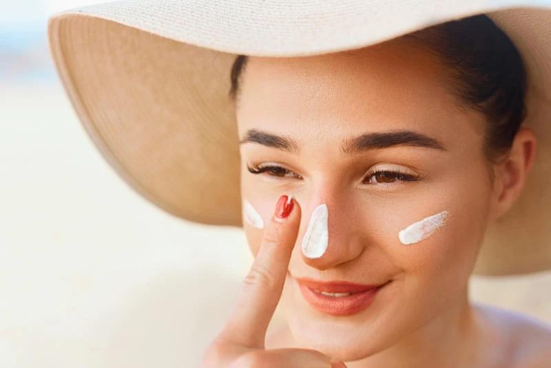 تفاوت فلوئید و کرم ضد آفتاب